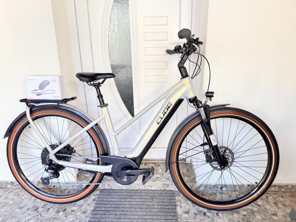 Cube Touring Smart 625Wh ( 2024 ) 50cm KAO NOV