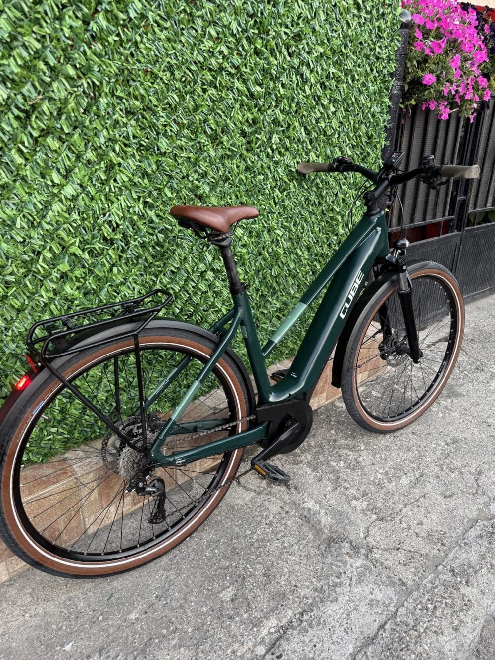 Cube Touring HPA 1X9 Alivio Smart prelep