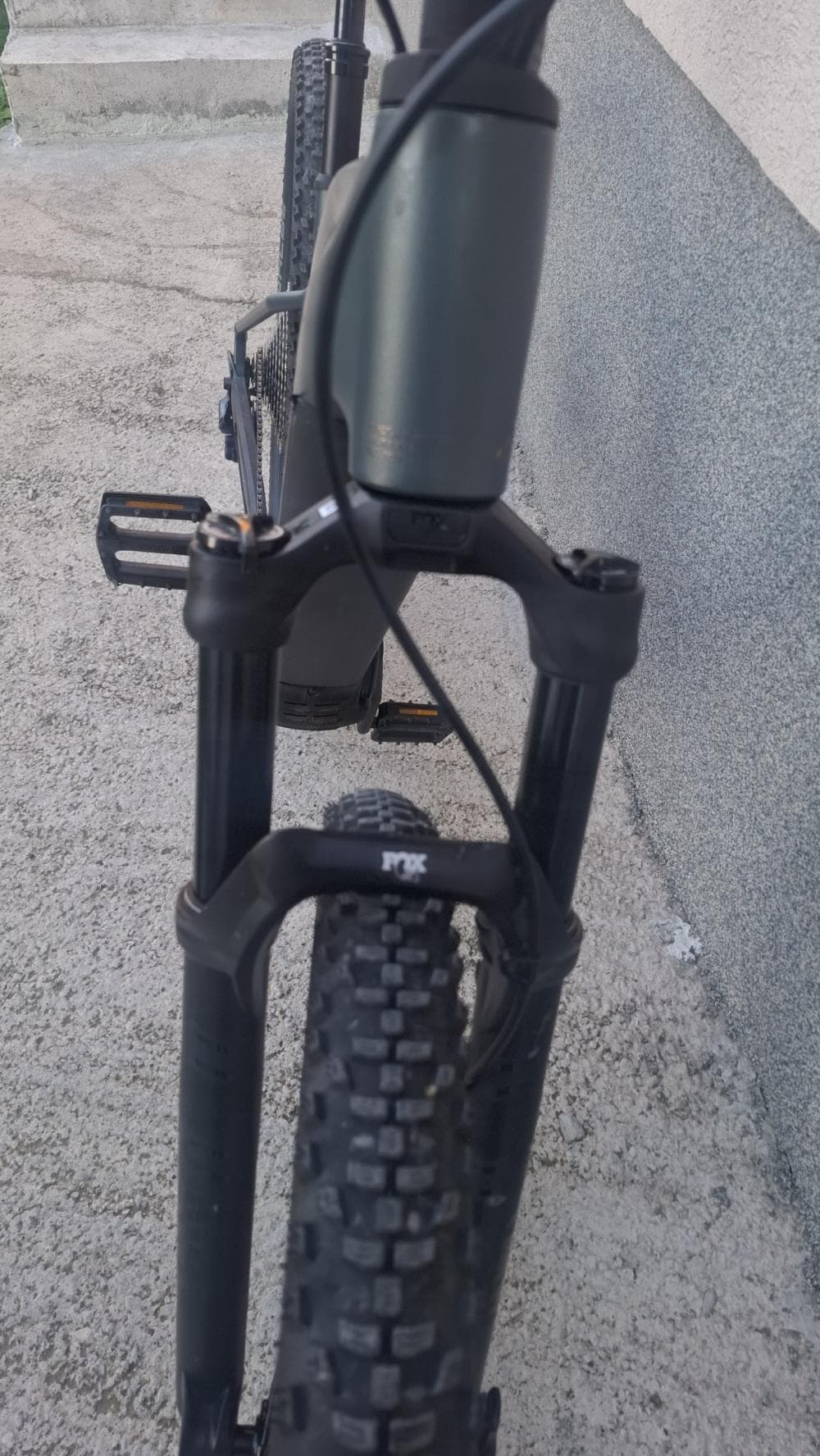 Cube Reaction Hybrid SLX 800